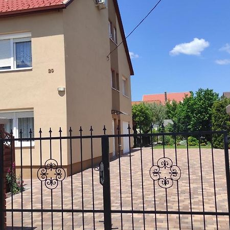 Appartamenti Delle Vacanze Keszthely Exteriör bild
