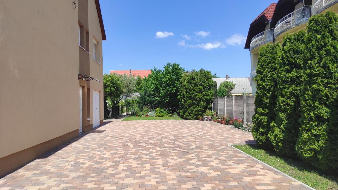 Appartamenti Delle Vacanze Keszthely Exteriör bild