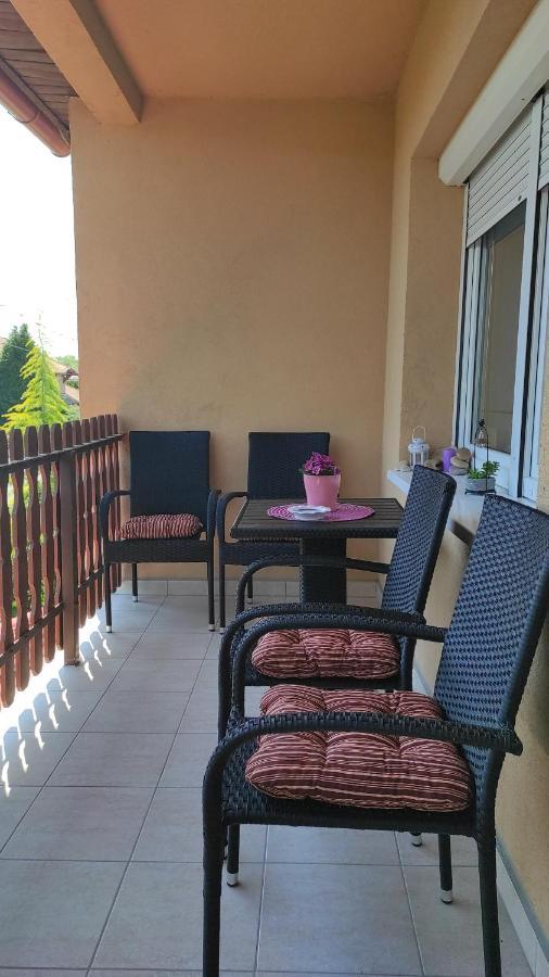 Appartamenti Delle Vacanze Keszthely Exteriör bild