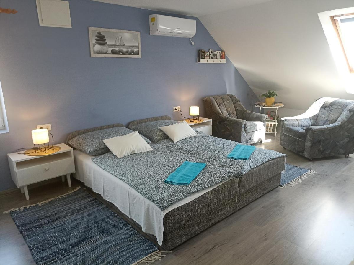 Appartamenti Delle Vacanze Keszthely Exteriör bild